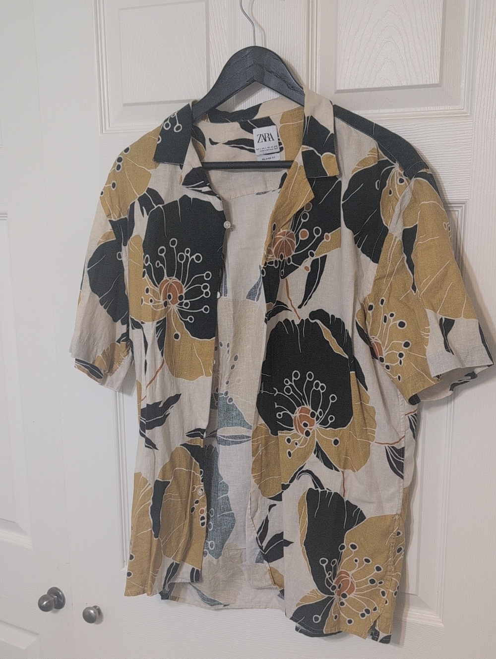 Zara Men’s Short-Sleeve Floral Button-Down — Beige, Mustard & Black